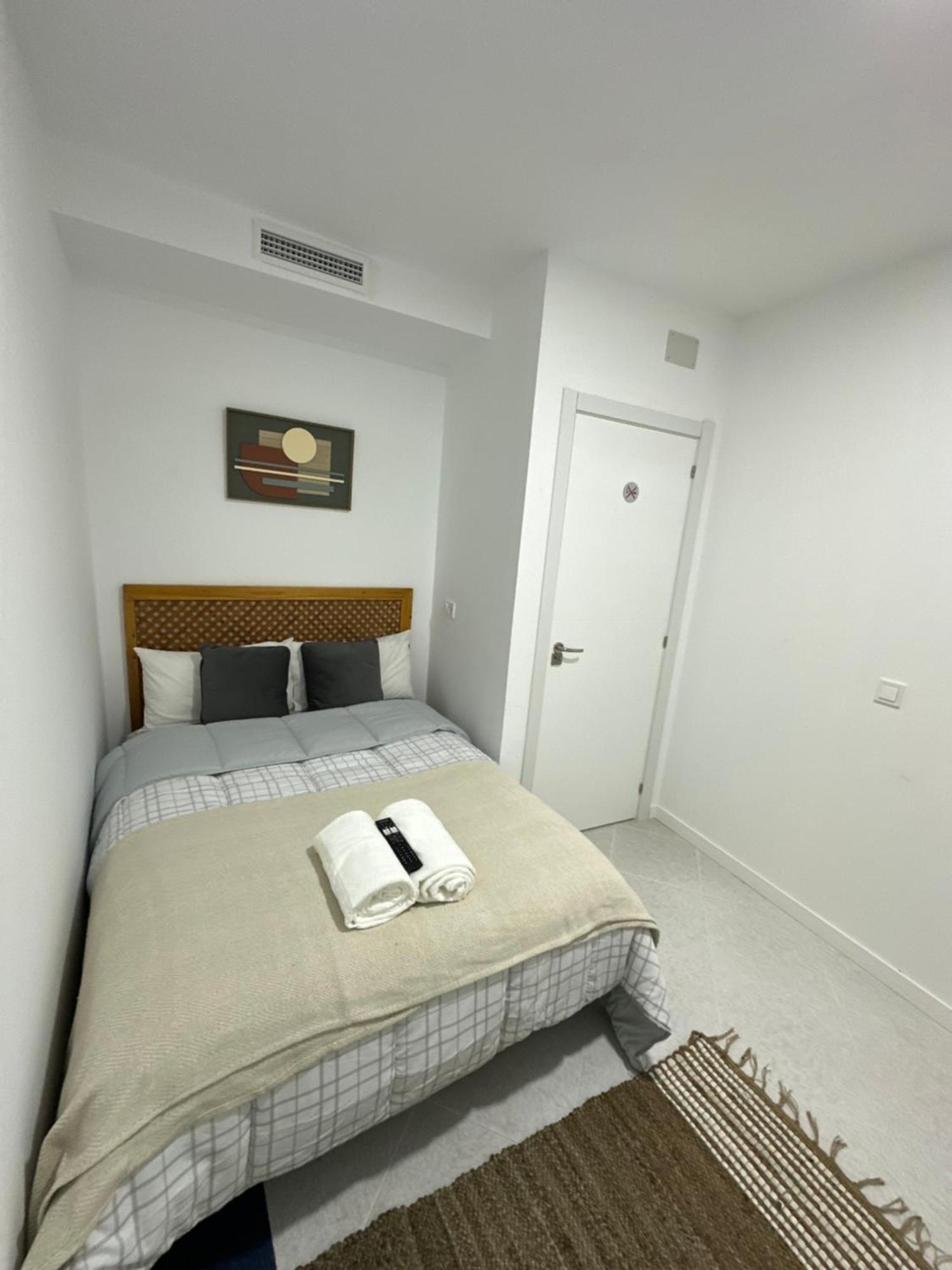 Rooms Mediavilla Мадрид Экстерьер фото