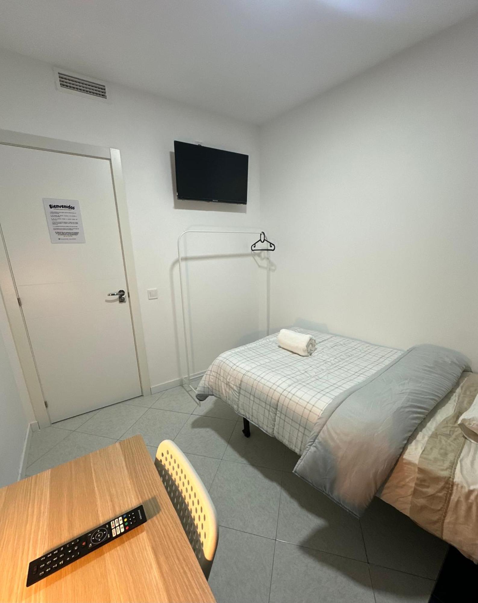 Rooms Mediavilla Мадрид Экстерьер фото